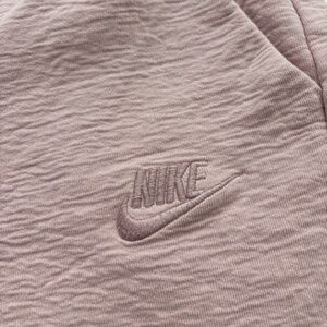 Nike Men's Pink Shorts Size Small